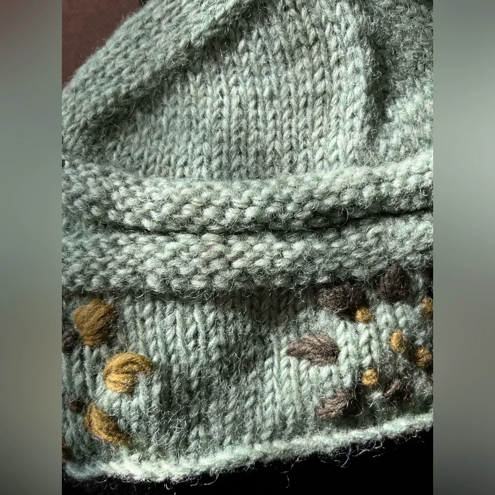 Wool Embroidered Winter Hat NWOT - Picture 6 of 7